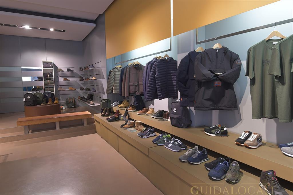 Negozio di outlet scarpe la spezia